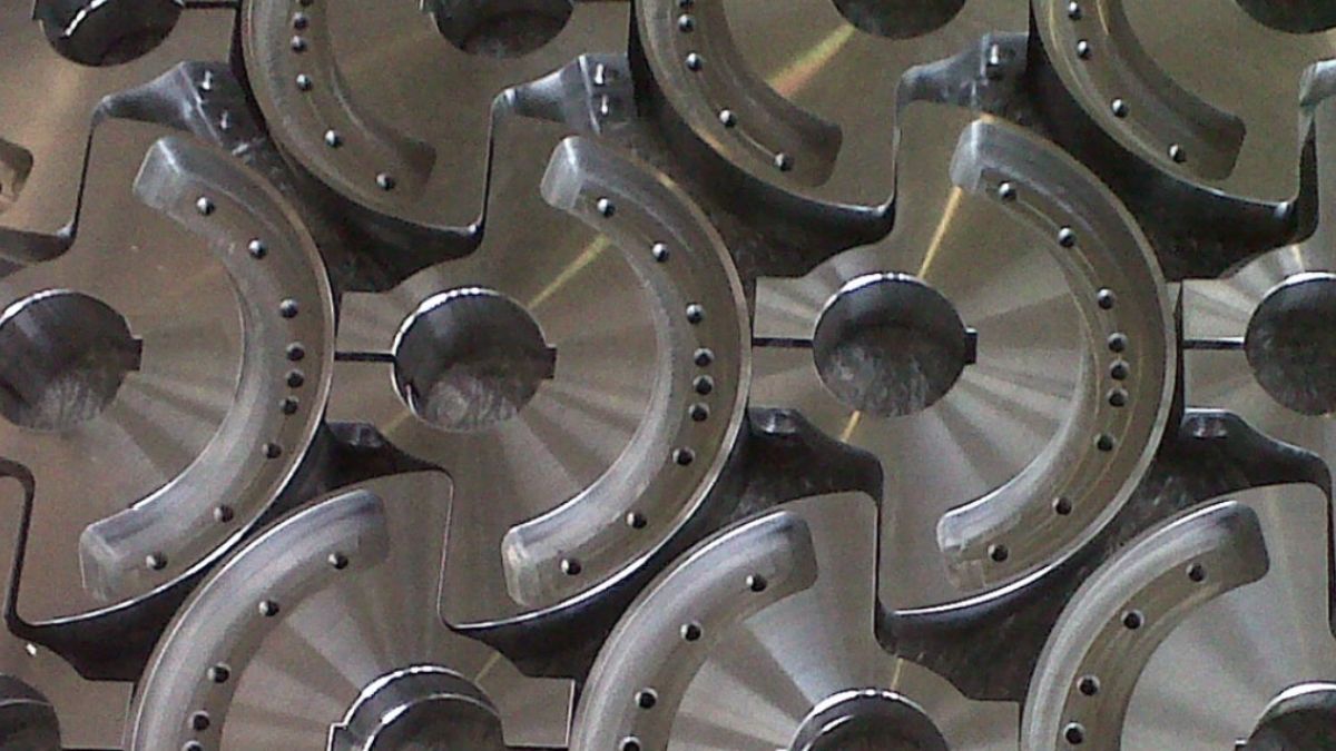 richiedi un offerta di preventivo per lavorazioni meccaniche di precisione MG SRL a bergamo. Milling and turning of flanges mg srl meccanica ghezzi italy